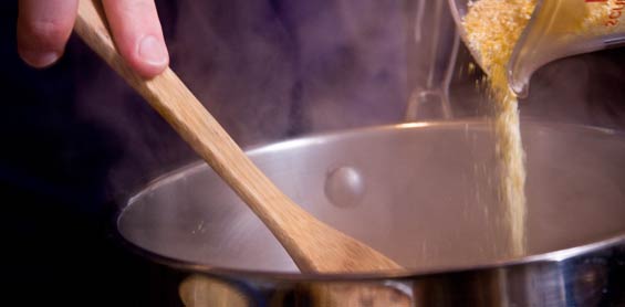 pouring-polenta