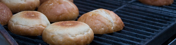 toasting buns on the grill