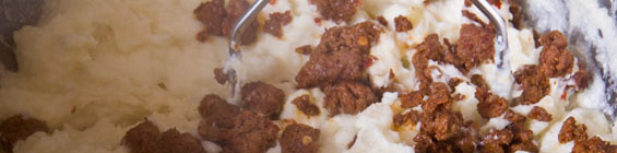 folding-chorizo-mashed-potatoes