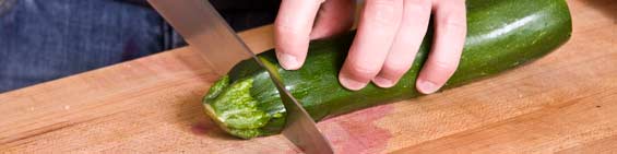 slicing-zucchini