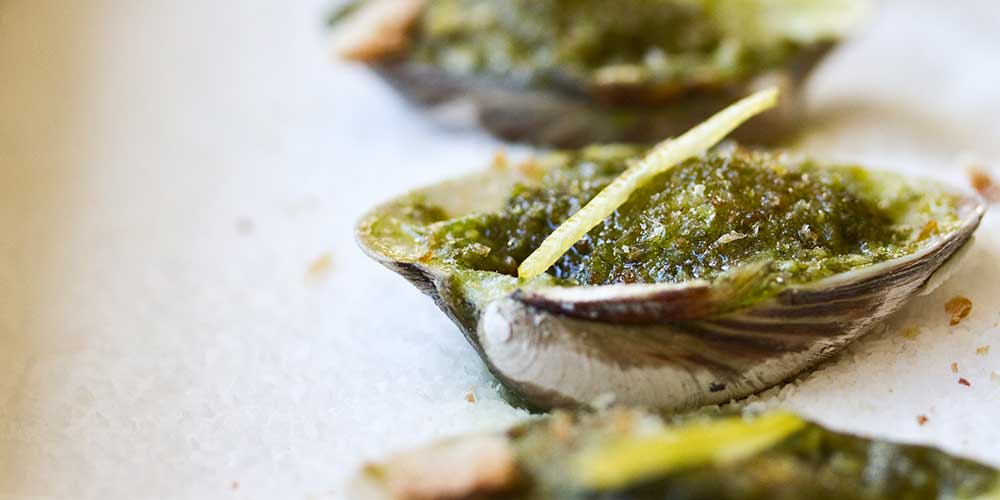 Lemon Pesto Baked Clams