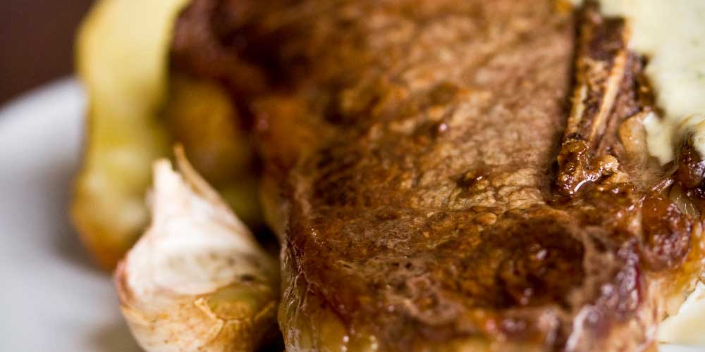 Porterhouse with Roasted Heirloom Potatoes and Béarnaise Sauce 