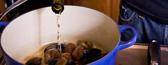 white-wine-clams